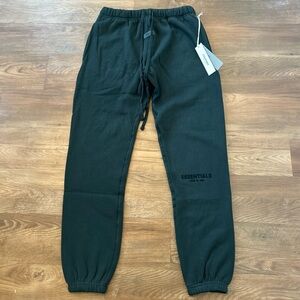 Authentic Fear of God Essentials Stretch Limo SS22 Sweatpants Size Medium NWT